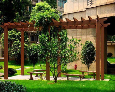 庭院木制花架在選材注意點及花架實景圖